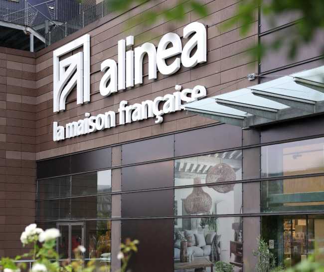 Façade d'un magasin alinea